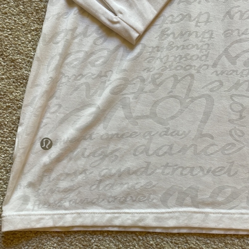 Lululemon tee - Picture 5 of 5